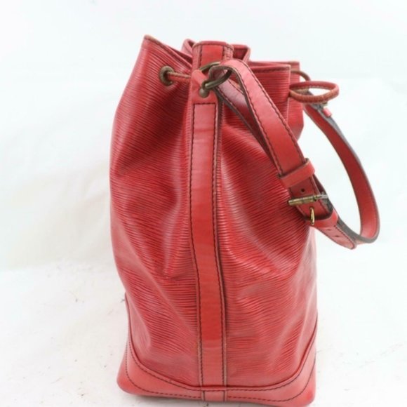 Authentic Louis Vuitton Red Neo Shoulder - Picture 4 of 7